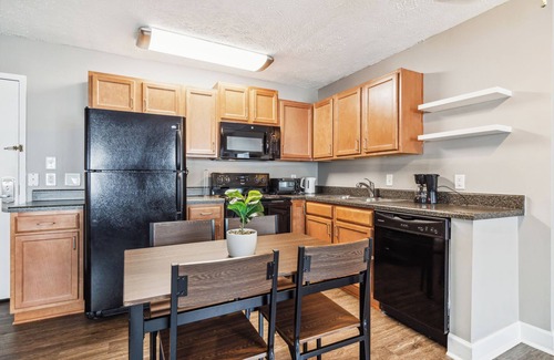 Indianapolis Apartment | River West 809 I Amazing 1Bd/1Bth I Free Parking