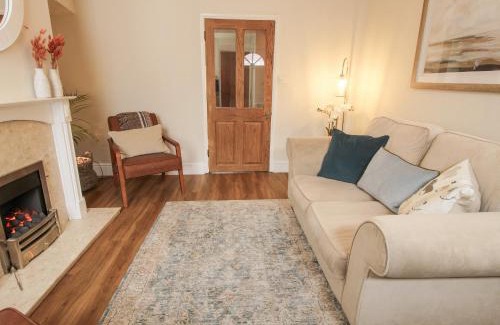 Shrewsbury House | Riverbank