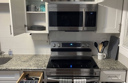 Tampa Cottage | Riverbend Cottage under Oaks