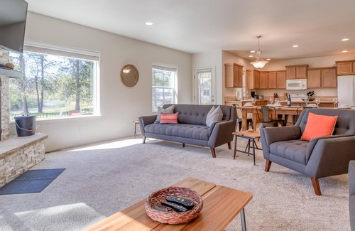 Oregon Water Wonderland House | Riverbend House