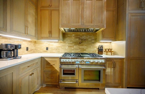 Broken Bow Cabin | Riverfront 3 bedroom cabin with game/bunkroom and apartment above