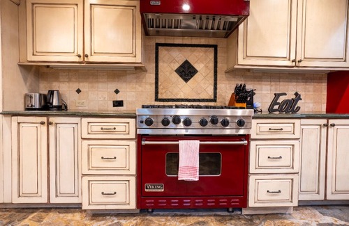 Greenwich Cottage | Riverfront Cottage-Heated Pool-Hot Tub-Fireplace 35minutes from New York City