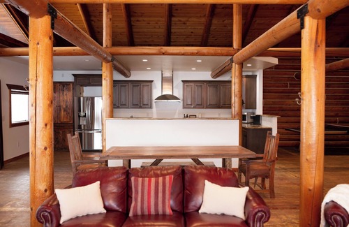 North Fork Cabin | Riverfront, Fishing, Kayaking, Hot Tub, Pickleball at River's Fork Lodge