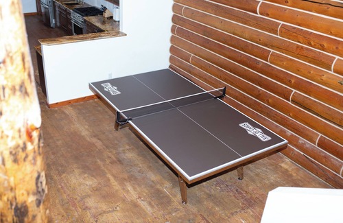 North Fork Cabin | Riverfront, Fishing, Kayaking, Hot Tub, Pickleball at River's Fork Lodge