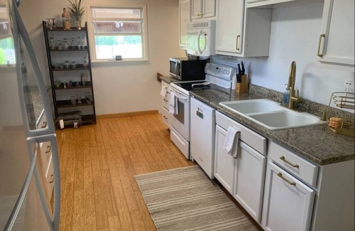 Northside House | Riverfront House With Breathtaking Views, Grill, King Bed, Near Jaguars Stadium!