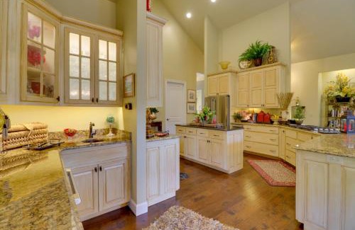 Mountain Home House | Riverfront Mountain Home quarter Mi to Boat Launch