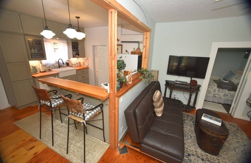 Dunsmuir Cottage | ❤Riverfront Paradise - Butterfly Ranch on the River❤