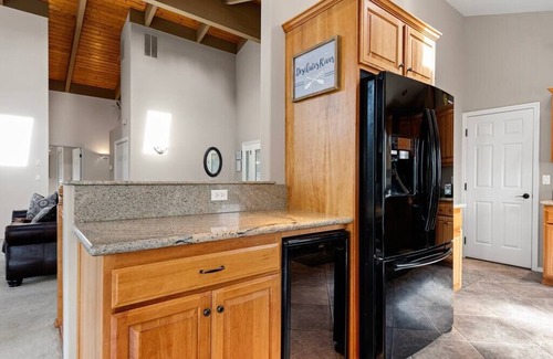 Three Rivers House | Riverfront Retreat | Deschutes