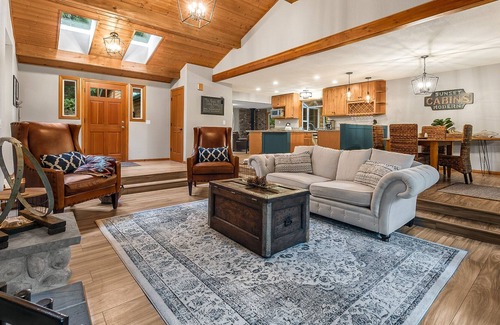 Hobart Cabin | Riverfront Retreat on the Cedar River