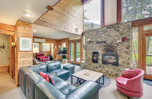 Skykomish House | Riverfront Skykomish Cabin with Private Hot Tub!