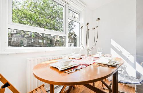 Grove Apartment | Riverside 1 bed Flat in the Heart of Kingston