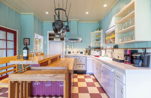 Healdsburg House | Riverside Cottage: Access and River Views- 1 miles from downtown Healdsburg