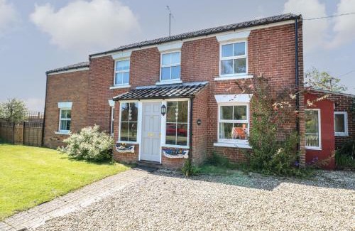 Stalham House | Riverside Cottage