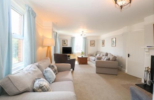 Stalham House | Riverside Cottage