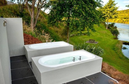 Richmond Downs House | Riverside Guest House - Relax in the peace and quiet on the rivers edge.