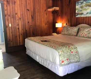 Chimney Rock Hotel | Riverside Lodge at Chimney Rock