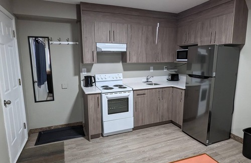 Medicine Hat Hotel | Riverside Motel & Suites