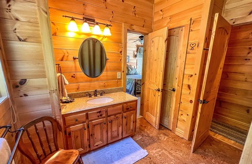Laurel Springs Cabin | RIVERSIDE REFLECTIONS -Easy River Access, Fire Pit, WiFi & Covered Porch!