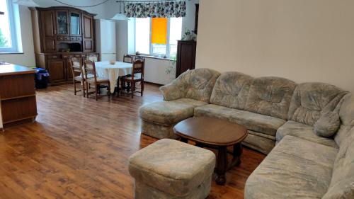 Goniadz Villa | Riverside Stay at Stary Rynek - billiards, foosball and arcade games