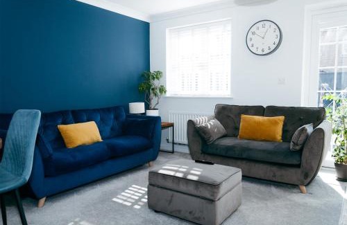 Shefford Bed & Breakfast | Riverside Stays, Modern House Stays, Shefford, Bedfordshire