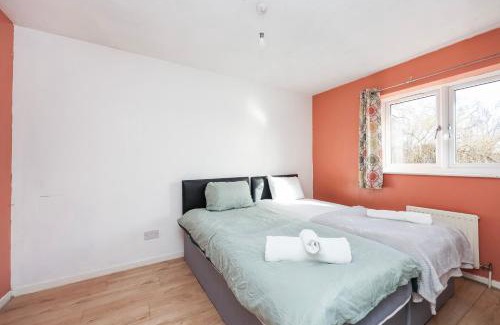 Thamesmead Apartment | Riverview Larger Groups Greenwich Property