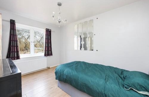 Thamesmead Apartment | Riverview Larger Groups Greenwich Property