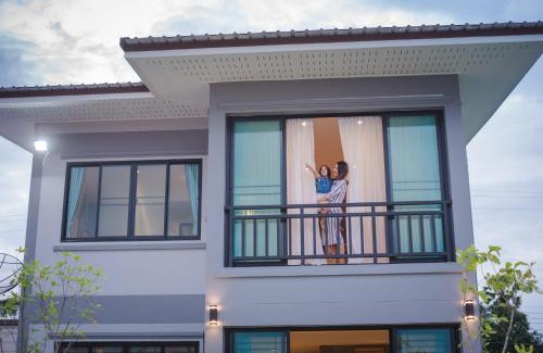 Uthai Thani House | Riverview Loft house