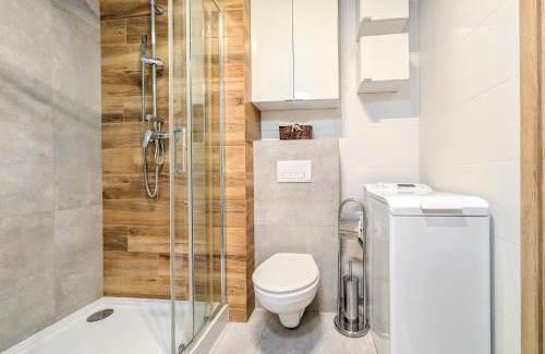 Fabryczna Apartment | Riverwalk Charming Apartment by BookingHost