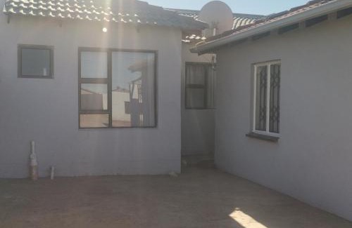 Greater Johannesburg Metropolitan Area House | Rivoni Guest House