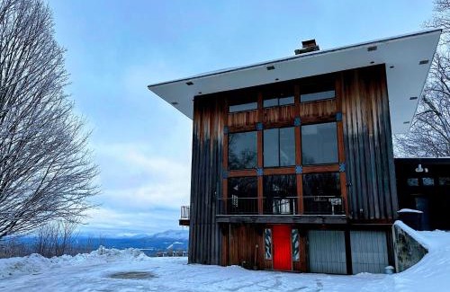 Whitefield House | RL Breathtaking views and grand unique style private mountain retreat 4WD recommended