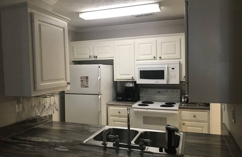 Starkville Condo | Road Dawg Condo Welcome to God's country.