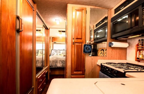 Niceville House | Road House