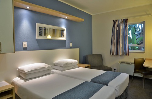 Matroosfontein Hotel | Road Lodge Cape Town International Airport