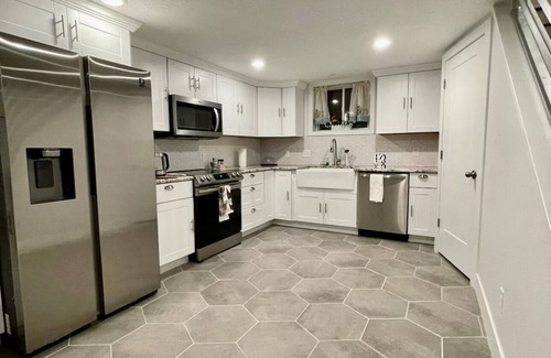 Holladay House | Road to Olympus 4BR House with 2 kitchens, 2 laundries, 2 driveways, 2 entrances