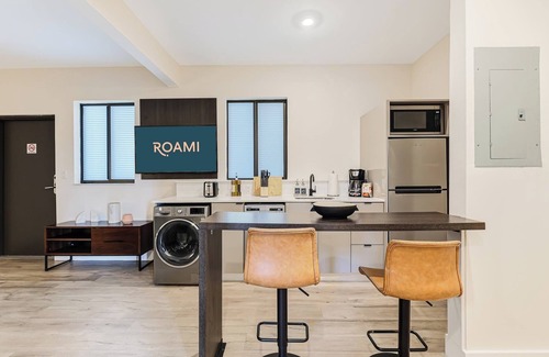 Midtown Apartment | Roami at The Palace | 2 Bedroom | Queen #11