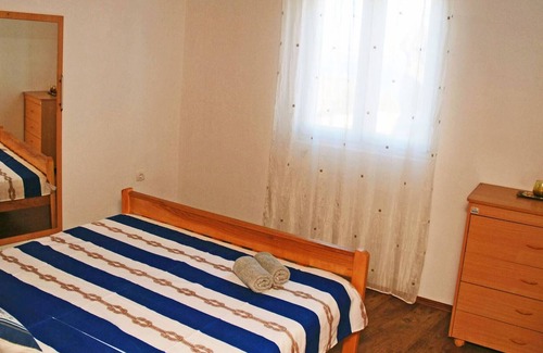 Tkon House | Robinson House Seaway with pool