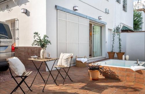 Doctor Barraquer-Grupo Renfe-Policlinico Apartment | Robles Suite Apartment with Jacuzzi and Private Parking
