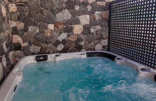 Emporio Villa | Rock Villas Complex 5BR Cave Villa w/Pool, Hot Tub & Castle View