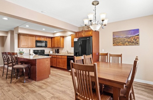 Historic District Villa | Rockridge #51