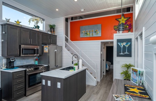 Parker Strip House | Rockstar, Deluxe River views at Roadrunner Resort