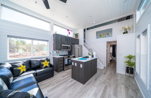 Parker Strip House | Rockstar, Deluxe River views at Roadrunner Resort