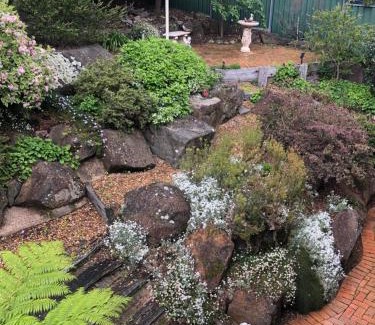 Orange East House | Rocky Rest