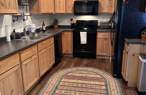 Cheyenne House | Rodeo ready! Close to activities and shopping. Quiet neighborhood