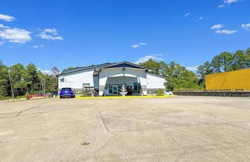 Hattiesburg Apartment | Rodeway Inn Hattiesburg North - King Room - Smoking 10