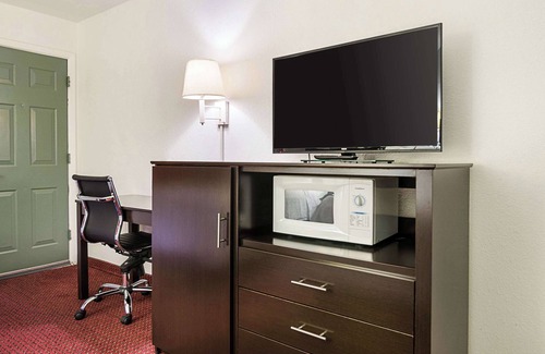 Liberal Hotel | Rodeway Inn Liberal