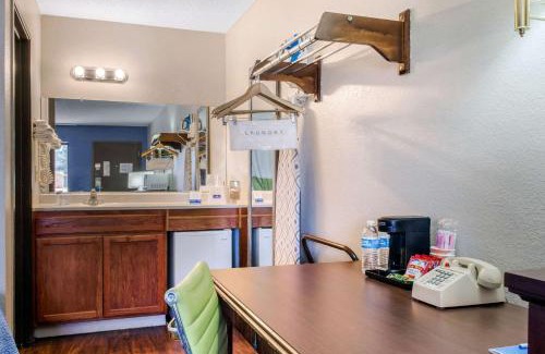 Sierra Vista Hotel | Rodeway Inn near Ft Huachuca