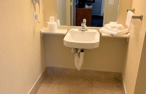Southeastern Sacramento Hotel | Rodeway Inn Sacramento - University Area