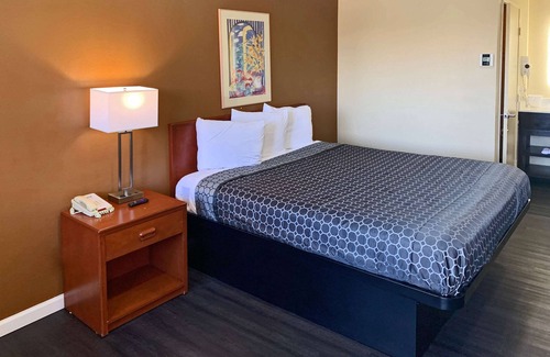 Southeastern Sacramento Hotel | Rodeway Inn Sacramento - University Area