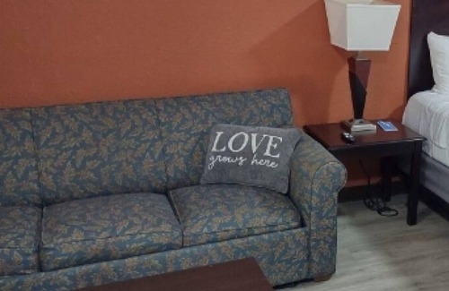Berryville Hotel | Rodeway Inn
