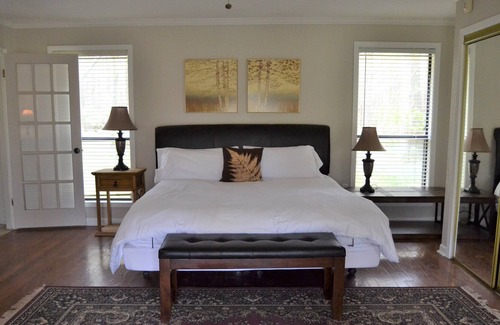 Heber Springs Cabin | Rollin' With the Flow Cabin with Private River Dock